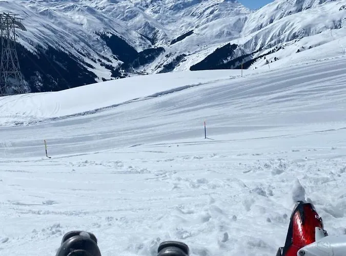 Mountain Getaway Sedrun Appartamento *